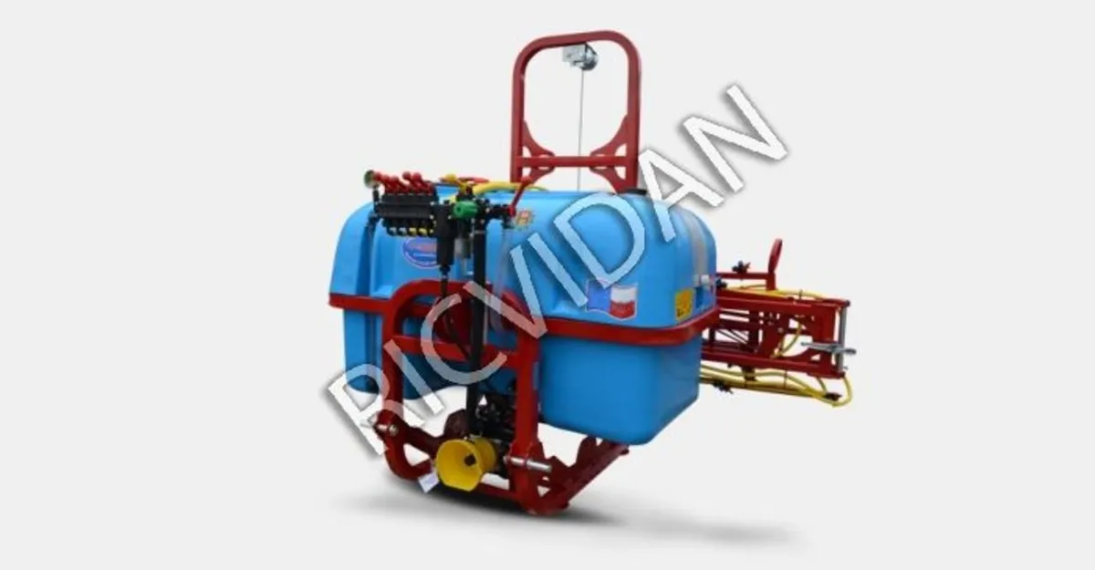 Masina erbicidat 800 l
