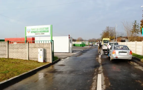 Containere de colectare pentru deșeuri periculoase cu conținut de azbest, în centrele de pe străzile Thurzó Sándor și Uzinelor