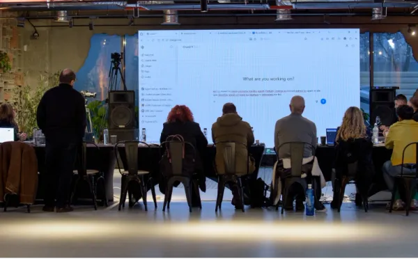 Când oamenii din primărie nu mai lucrează unii împotriva altora, ci pentru aceeași comunitate: de ce un curs de Asumare de Rol și Comunicare poate schimba o instituție din interior