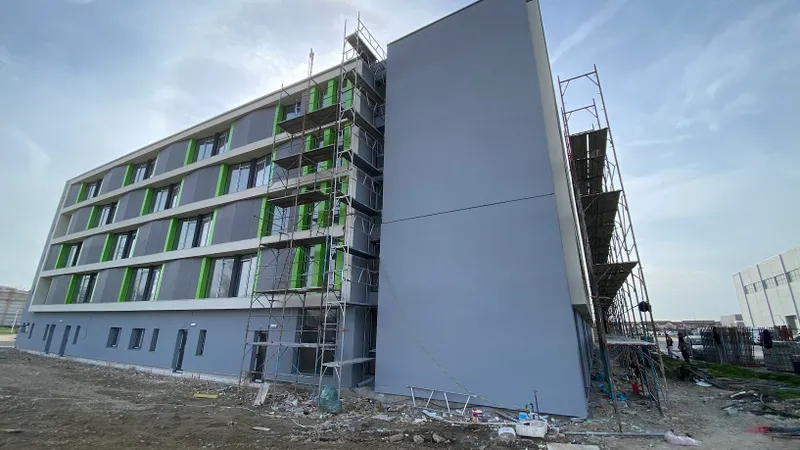 Odată cu începerea anului universitar, studenții se vor bucura  de două noi cămine studențești