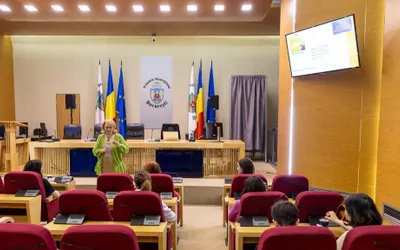 Primăria Capitalei, prin PROEDUS, a deschis primele evenimente de tip Speed Interviews și Bibliotecă