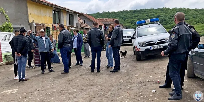 Reprezentanți din 6 instituții ale statului au evaluat situația comunităților rome din Deva