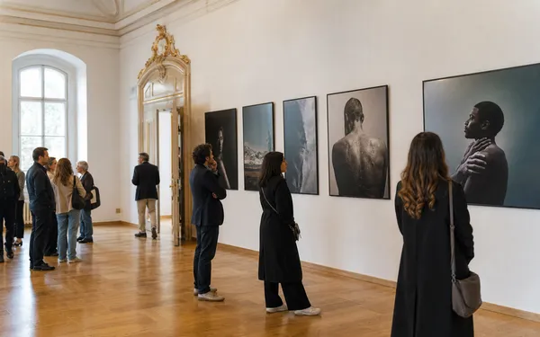 HUMANKIND — expoziție de fotografie de Roberto Pazzi, vernisaj la Castelul Bánffy din Răscruci, 5 septembrie 2026