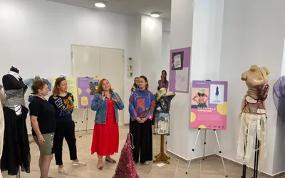 Call to action &amp; Expoziția 3RCreative - Fast Fashion vs. Slow Fashion -