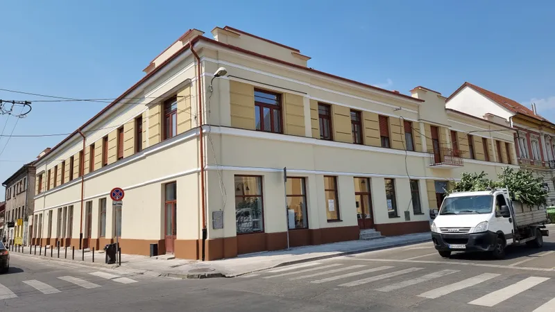 Finalizarea reabilitării fațadei exterioare a imobilului din Piața Unirii nr. 7