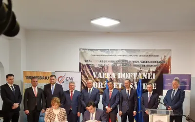 Adrian-Ioan Veştea  a participat la semnarea contractului „Reabilitare și modernizare DJ 102 I, Valea Doftanei, județul Prahova – Brădet, județul Brașov”.