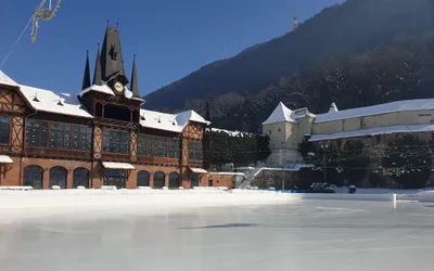 Patinoarul Olimpia de la poalele Tâmpei îşi deschide porţile în ajun de Moş Nicolae.