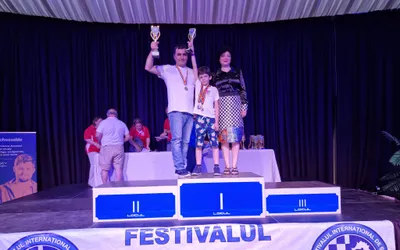 DE CINCI ORI PE PODIUM LA FESTIVALUL INTERNAȚIONAL DE ȘAH FISCA pentru brașovenii Vladimir și Iulian Sofronie!