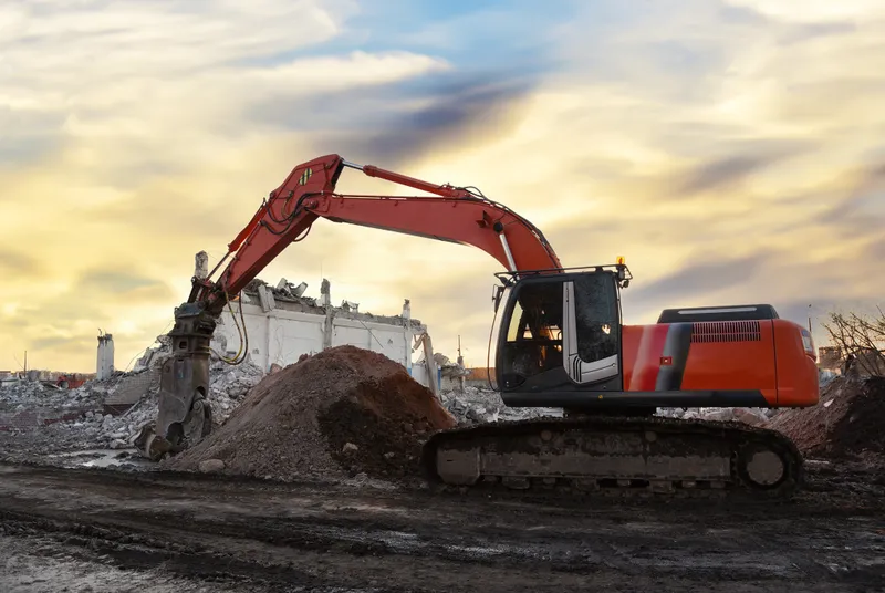 Cum pot primăriile să reglementeze la nivel local reciclarea deşeurilor din construcţii şi demolări