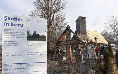 Continuă lucrările de reabilitare la Biserica de lemn Monument Istoric  „Sfântul Nicolae” din localitatea Costeni