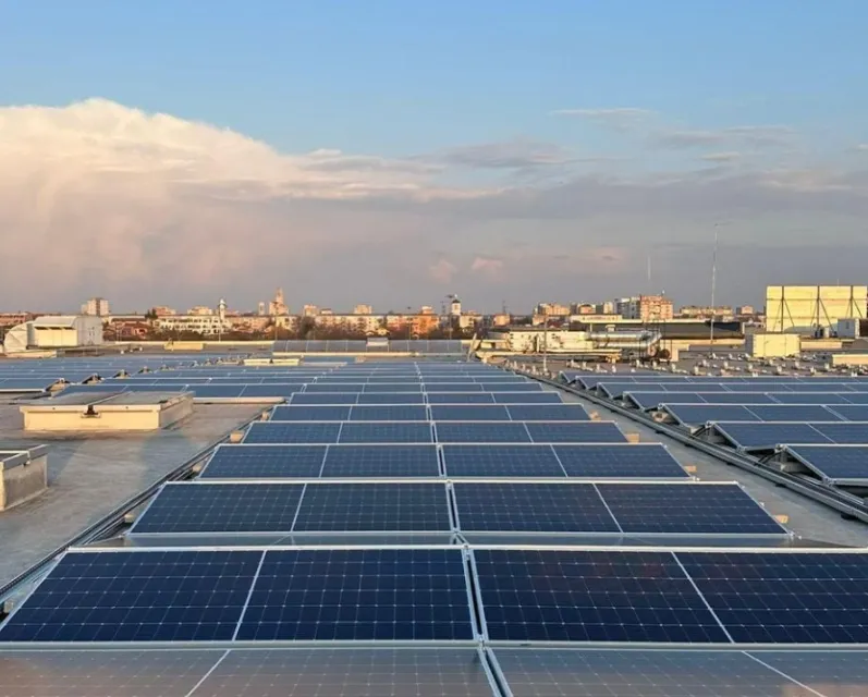 Cum pot primăriile să reducă factura la energie și să producă electricitate local prin sisteme fotovoltaice