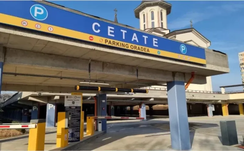 Accesul în parcarea subterană din Centrul Civic se face cu plată.  S-au încheiat cele trei luni de gratuitate