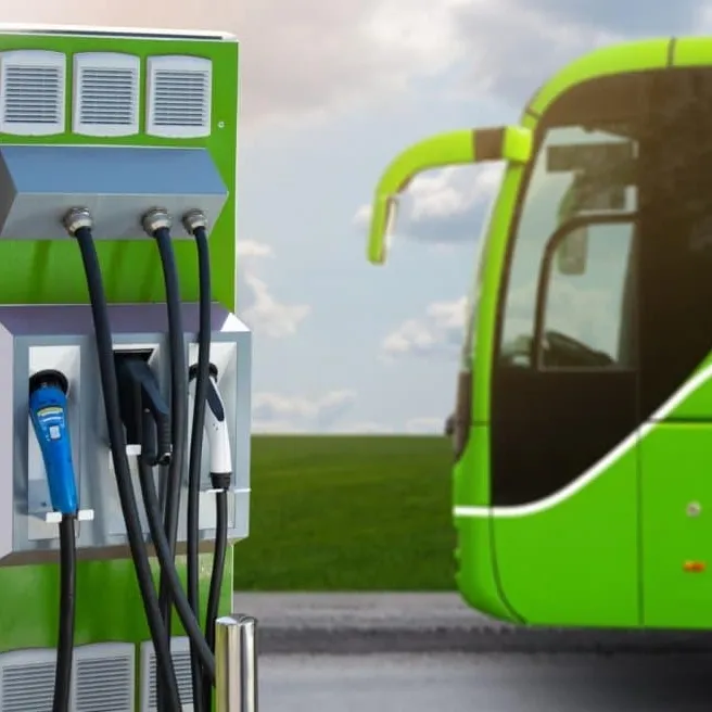 Trei firme ofertează furnizarea microbuzelor şcolare verzi pe care CJ Braşov vrea să le achiziţioneze cu fonduri PNRR