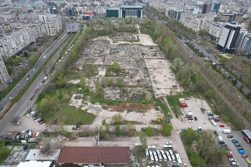 Primăria Sectorului 3 intervine pentru salubrizarea zonei Esplanada, un focar de infecție din centrul Bucureștiului