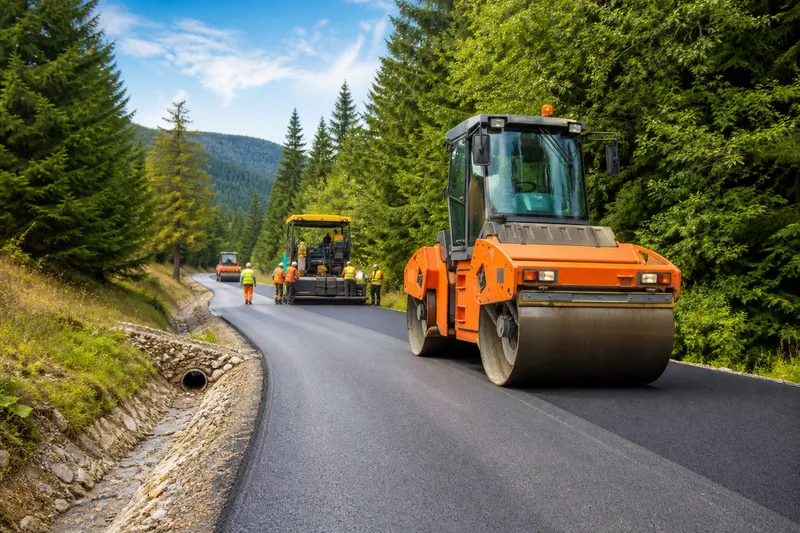Consiliul Județean Cluj derulează lucrări de întreținere pe DJ 107P Someșu Rece–Mărișel (sector 24 km)