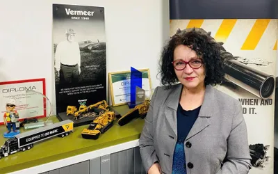Romned Industrial Foundation Equipment prezintă utilajele Vermeer pentru întreținerea spațiilor verzi și managementul deșeurilor