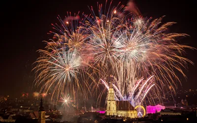 Atmosferă și multă voie bună în Piața Unirii din Cluj-Napoca la Revelion 2023