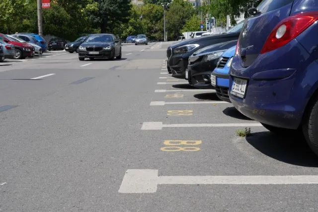 Locuri de parcare pentru gravide și persoanele cu copii mici!