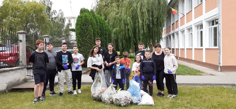 Luna curățeniei | Elevii câștigători ai concursului EcoProvocarea