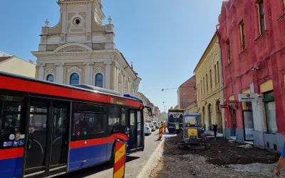 Pregătiri pentru începutul de an școlar: se lucrează în ritm alert  în zona centrală a Oradiei