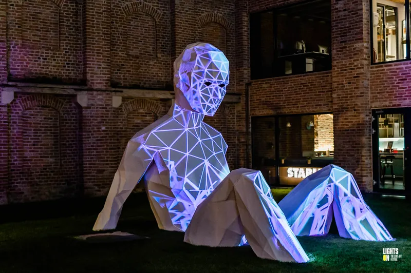 PRIMĂRIA SECTORULUI 2 LANSEAZĂ VINERI CEA DE A DOUA EDIŢIE A FESTIVALULUI INSTALAŢIILOR DE LUMINĂ LIGHTS ON