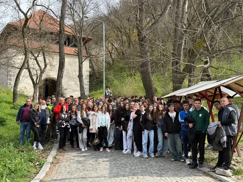 Acțiune amplă de ecologizare pe Dealul Cetății Deva, inițiată de primarul Lucian Ioan Rus