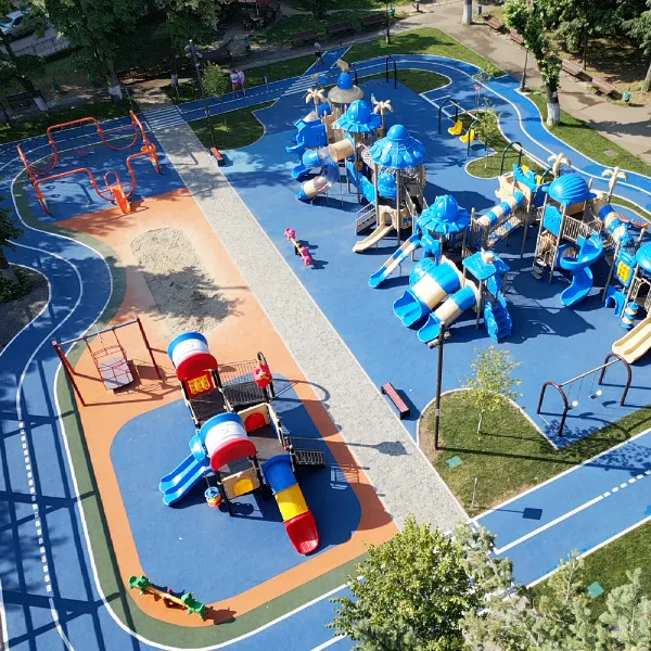Viziunea Hiko Sports pentru locurile de joacă și terenurile multisport: educaționale, incluzive și sigure pentru copii