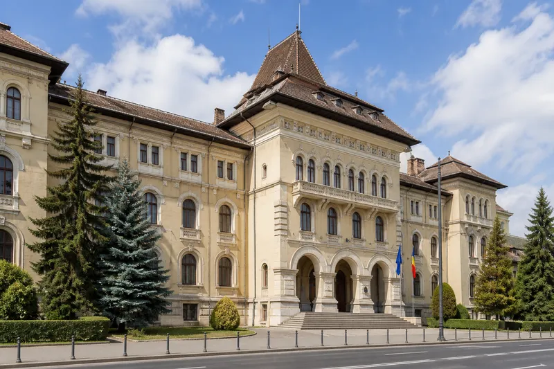 Șase oferte pentru reabilitarea Palatului Administrativ din Brașov