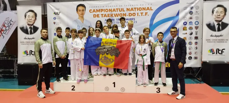 Antrenament demonstrativ de Taekwon-do ITF, în Parcul Cetate din Deva