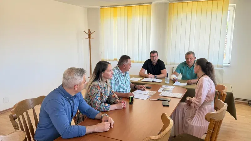 Primăria Deva, partener în proiectul „Tineret pentru viitor”; întâlnire de lucru la Mărtinești