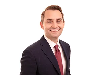 Cum poate un City Manager să îmbunătățească performanța sistemului de guvernare locală și ce atribuții presupune exercitarea acestei funcții