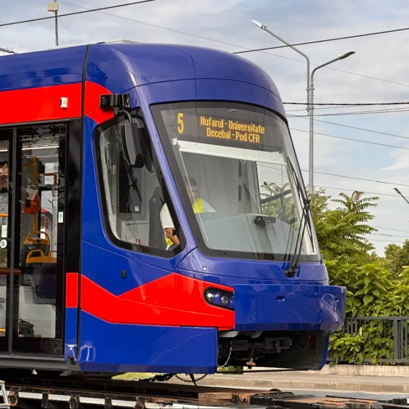 A sosit cel de-al doilea tramvai din cele 9 tramvaie noi care vor moderniza transportul public din Oradea
