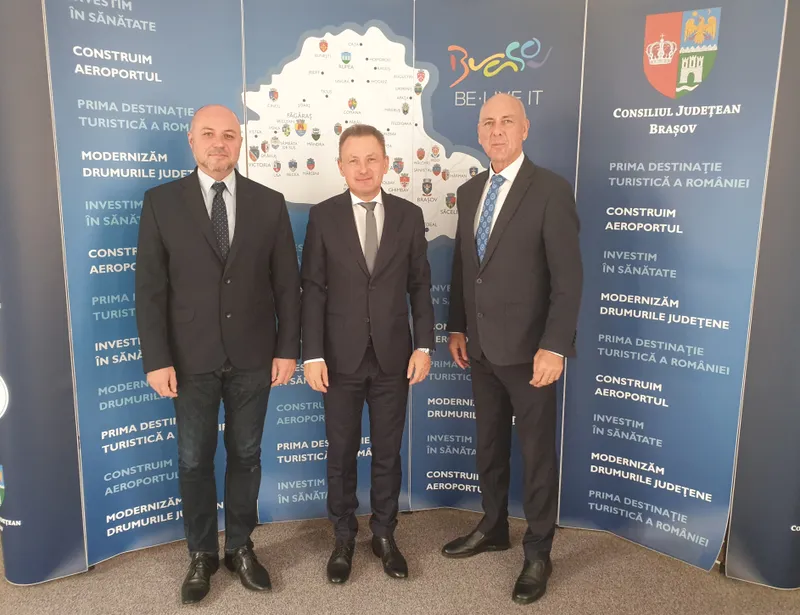 Excelenţa Sa Dr. Robert Kokalj, ambasadorul Republicii Slovenia în România, a efectuat vineri, 11 octombrie, o vizită de curtoazie la Braşov