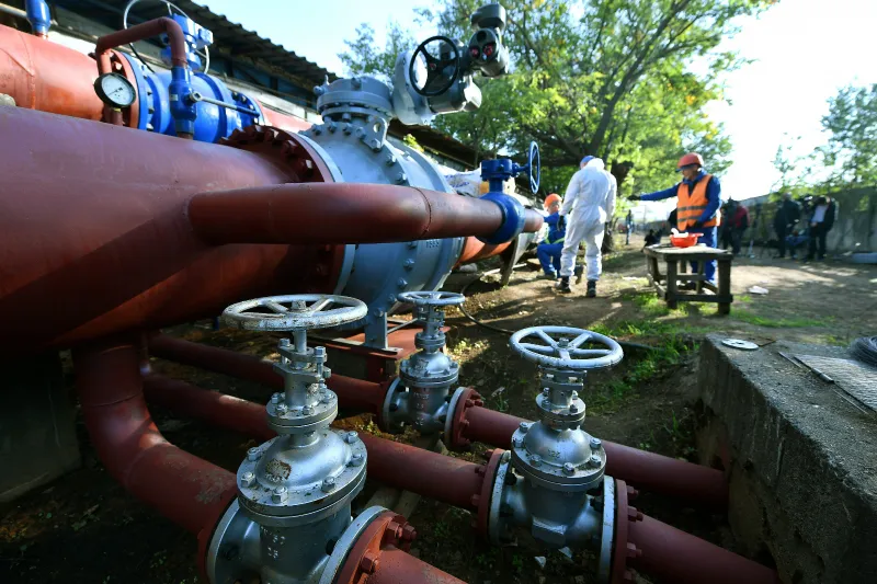 Cartierul Militari va avea căldură în această iarnă! A fost descoperită și reabilitată o conductă de rețea primară  de pe vremea comunismului