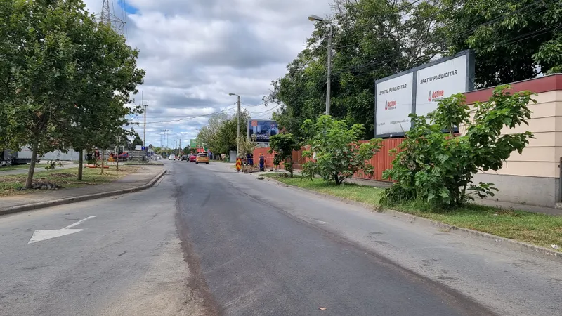 A fost reluată circulația pe str. Oneștilor. Constructorul a finalizat  lucrările de înlocuire a magistralei de termoficare