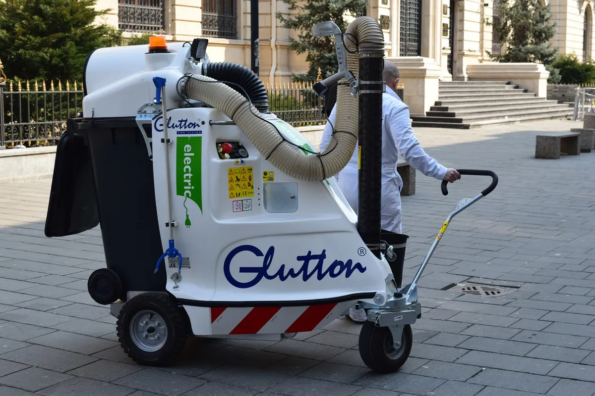 Aspirator urban GLUTTON Electric 2411: EFICIENT.ECONOMIC.ECOLOGIC