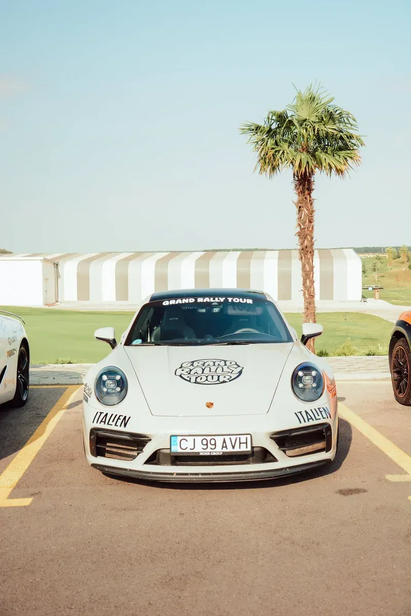 Grand Rally Tour 2026: Piața Unirii din Deva găzduiește supercaruri pe 20 august