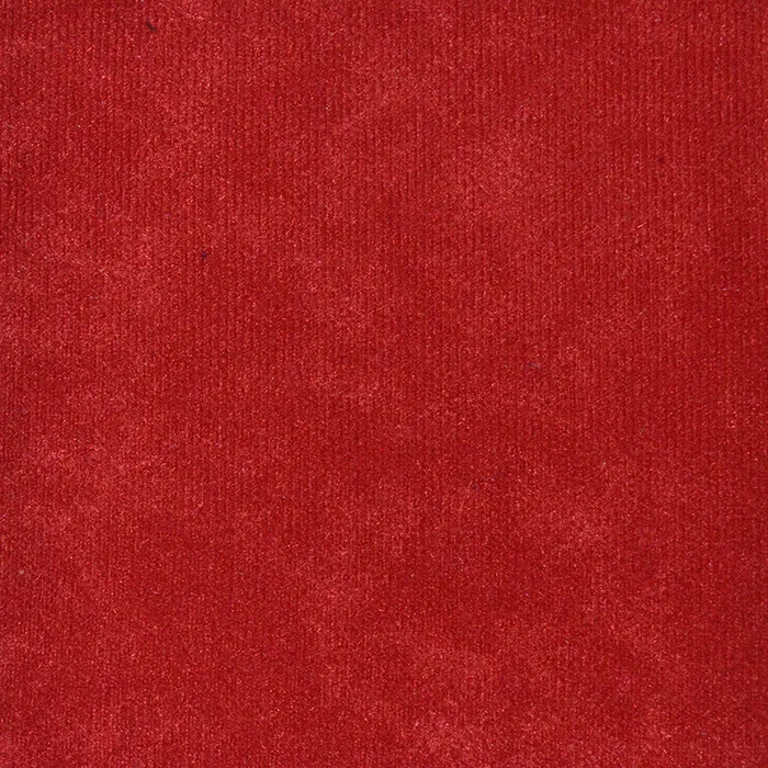 Material textil plusat rosu