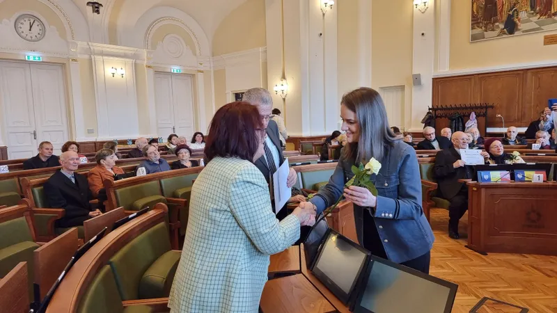 26 de cupluri au fost premiate de viceprimarul Antonia Nica, la  prima ediție din acest an a Nunții de Aur
