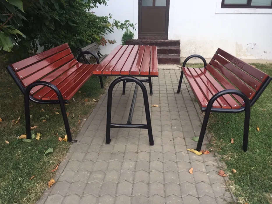 Băncuțe cu Masă