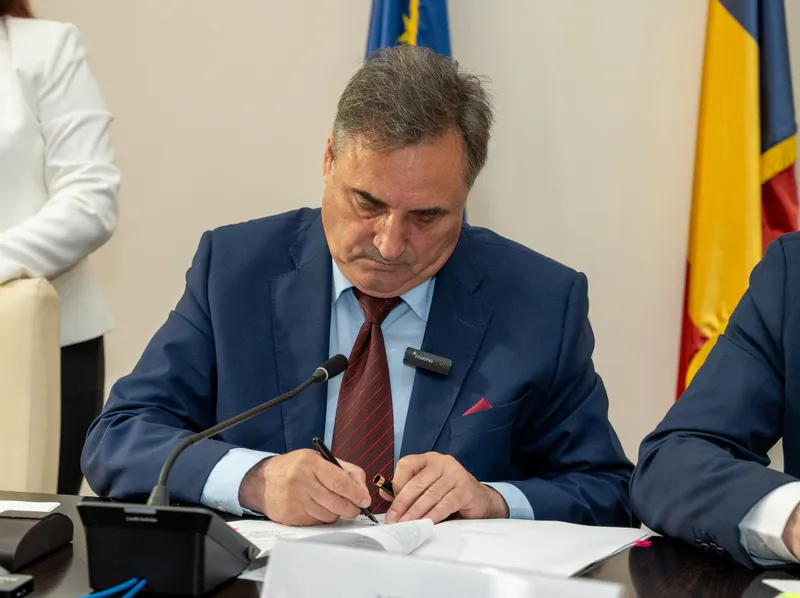 UAT Județul Constanța, implementează proiectul “Dotarea cu microbuze electrice pentru elevi ai unităților de învățământ preuniversitar...\"