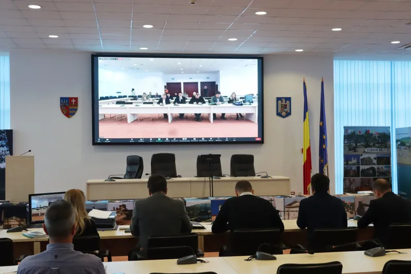 Parcare reamenajată în centrul comunei Ghioroc