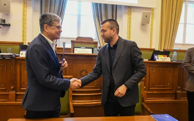 ȘASE PROIECTE PE FONDURI EUROPENE, DE PESTE 90 MILIOANE DE EURO, SEMNATE LA ORADEA, ÎN PREZENȚA MINISTRULUI MARCEL BOLOȘ