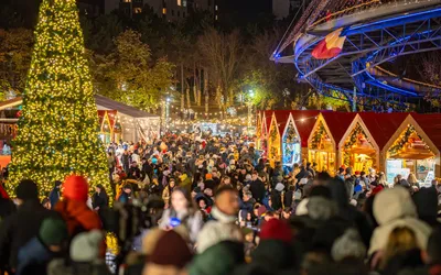 Peste 140.000 de vizitatori, în weekend-ul prelungit de la deschiderea “West  Side Christmas Market”