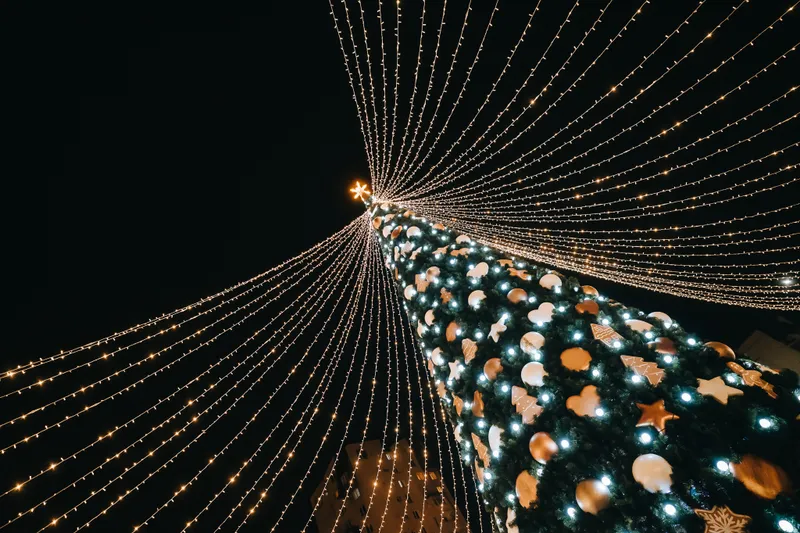 Pe 5 decembrie, Târgu Mureșul va fi “scăldat” în splendoare