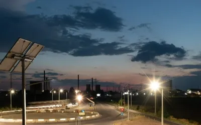 Eficiența energetică a devenit o necesitate, iar trecerea la iluminatul conectat cu LED are un impact major în toate sectoarele de activitate