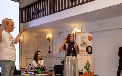 Profesori Universitari de renume la dublă lansare de carte: \'Cugetările Dragonului Dumitrache\' și \'Alfabet Genial și Haios\' – la \'Opera Comică pentru Copii\' București