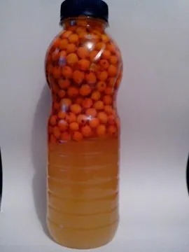 Catina cu miere la pet de plastic alimentar de unica folosinta greutate totala 750 gr=0.5 Litri  Pret vechi: 40 RON Reducere 13%  Pret nou: 35 RON