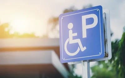 Carduri-legitimații pentru locuri gratuite de parcare - valabile în toate statele UE