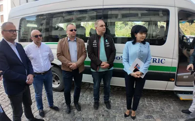 Consiliul Județean Botoșani cumpără 18 microbuze școlare hibrid